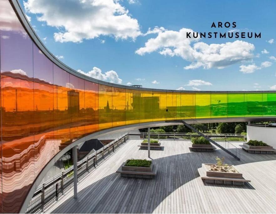 Bo Med Stil Og Udsigt Til Lystbadehavn Lägenhet