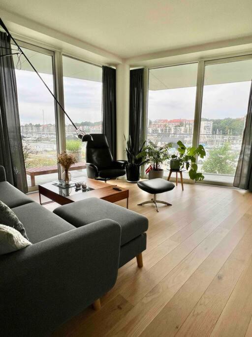Bo Med Stil Og Udsigt Til Lystbadehavn