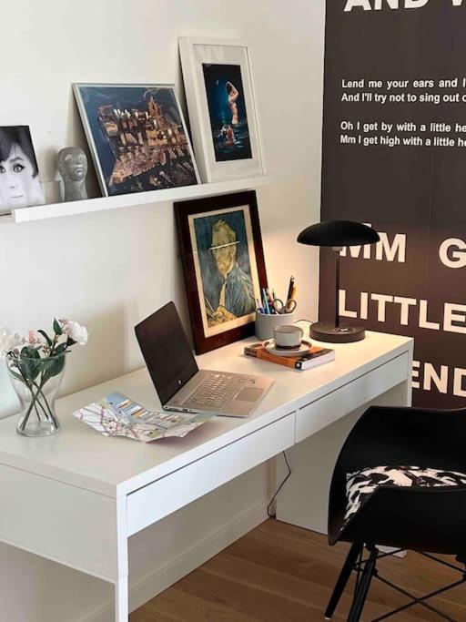 Bo Med Stil Og Udsigt Til Lystbadehavn Lägenhet